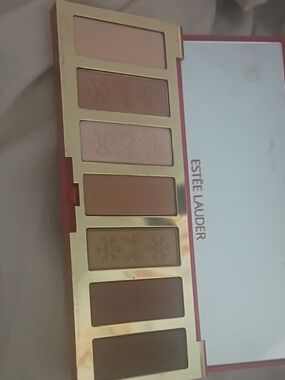 Estee Lauder Glow Eyeshadow Palette